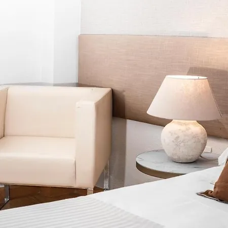 Beatas Espectacular Nueva Vivienda En Centro Historico Sinese Design Homes Apartment Malaga